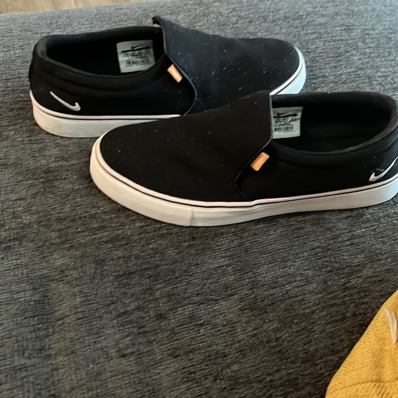 Nike loafers (need lint roller) - Picture 2 of 2